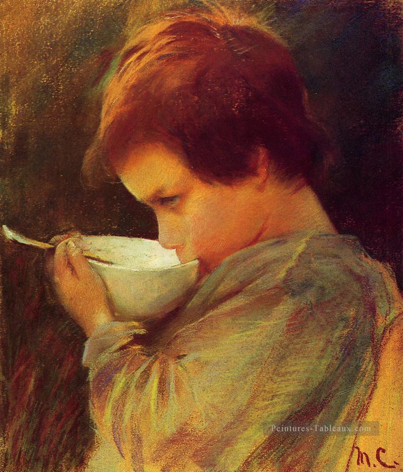 Enfant buvant du lait mères des enfants Mary Cassatt Peintures à l'huile